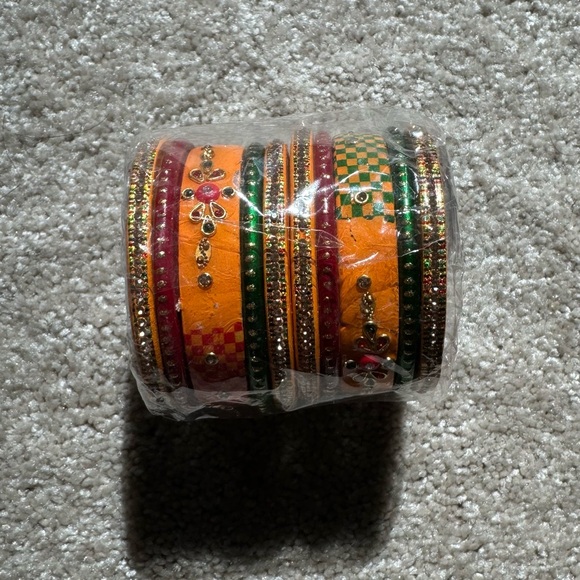 Brand new Indian bangle sets for wedding, function and puja - Picture 4 of 5